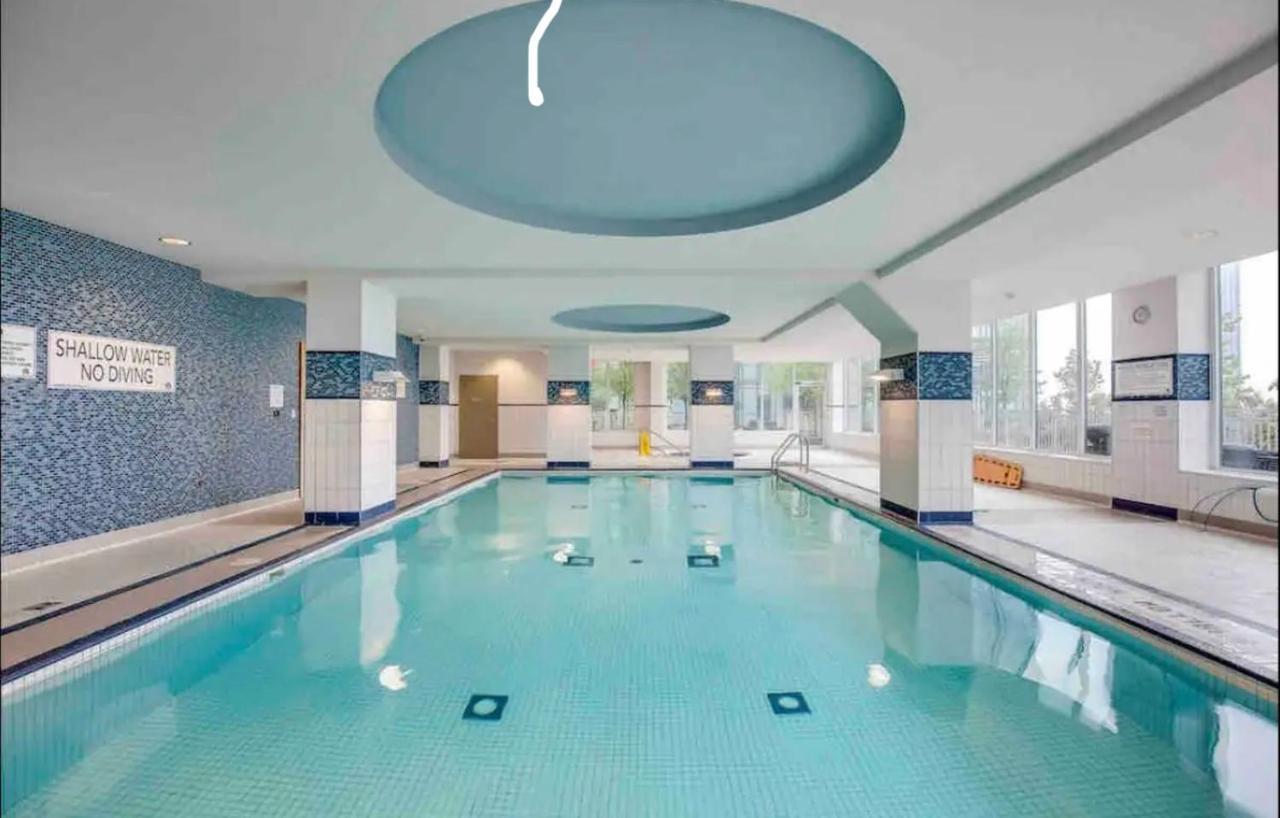 Ultra Luxurious 2.5 Bedroom 2 Full Bathroom 1 Parking Condo Near Sq1 Striking Views ميسيسوجا المظهر الخارجي الصورة